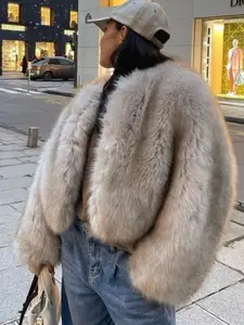 Plus Size Women's Faux Fur Short Coat, Round Neck Aesthetic Fashion Outerwear, Trendy Artificial Leather Jacket for Fall & Winter, Womenswear, Fit
