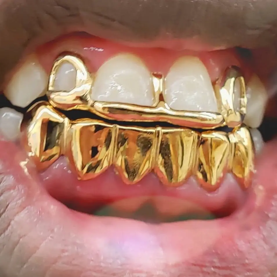 Top 4pk grillz 6 pk bottom grillz   The design you see is what you will get