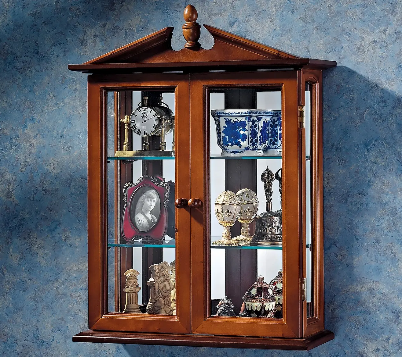 Design Toscano Amesbury Manor Curio Cabinet with Double Doors