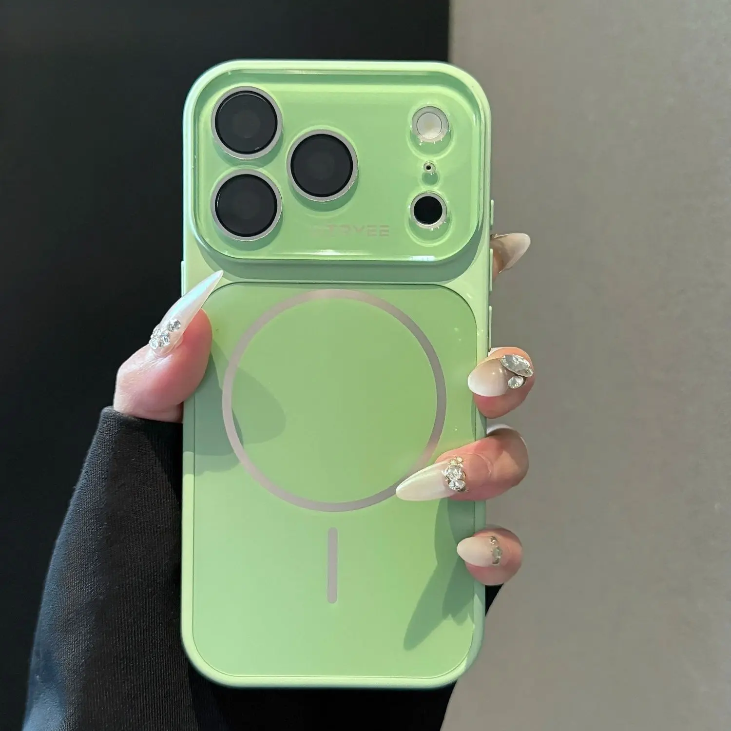 Matte Magnetic Protective Smartphone Case with Built-in Lens Film - Shockproof Full Protection, Anti-Drop, Simple Texture for iPhone 14/15/16/17 Pro Max, Customized Cover for Handheld Devices, Mobile Accessories, Cellphone