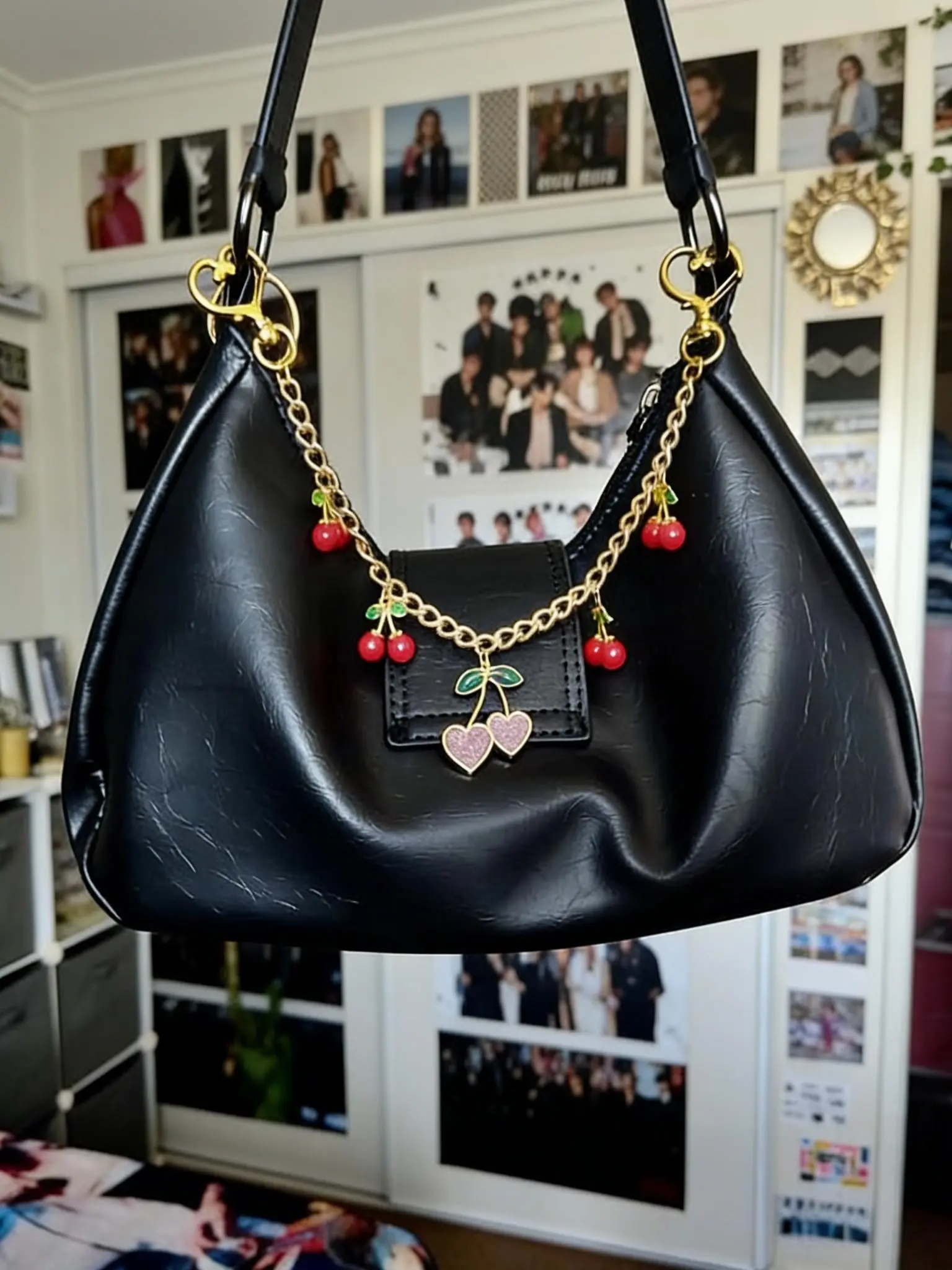 Heart Cherry Bag Chain Extenders, Gold Curb Chain Charms with Cherry & Heart Charms, Sweet Coquette Bag Decoration Keychain, Cute Girly Bag Pendant for Tote & Handbag, Purse Charms for Handbags, Ideal for Fashionable Girls & Fruit Lovers