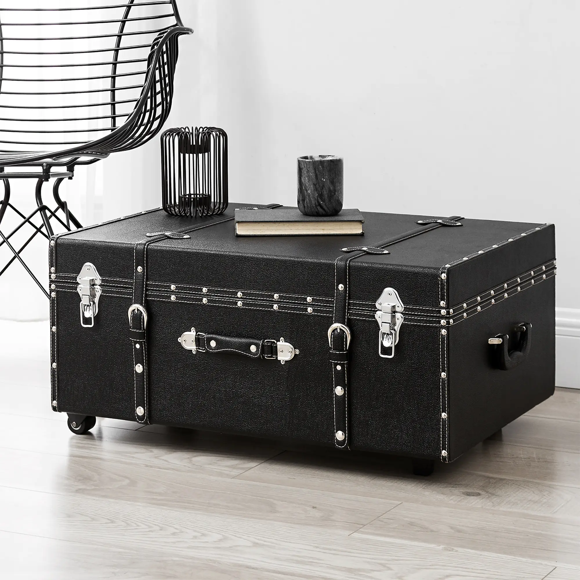 Texture Brand Trunk - Black