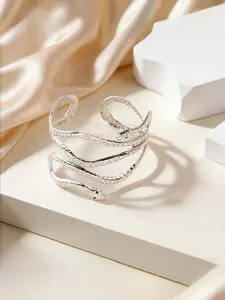 Women's exaggerated and unique snake-patterned armlet bracelet, punk style, open wrap design, suitable for everyday simple outfits, Stackable Bracelets