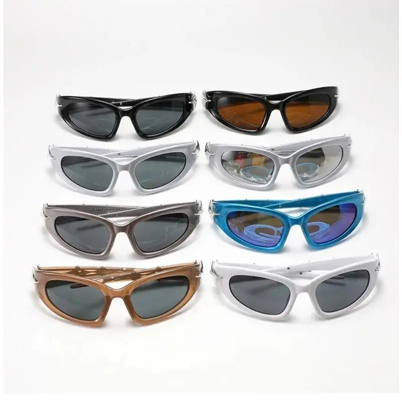 XUH Y2K Oval Sunglasses for Women Men, UV400 Protection Star Decor Wrap Around Fashion Shades for Streetwear, Party & Daily Wear Trendy Beach Eyewear