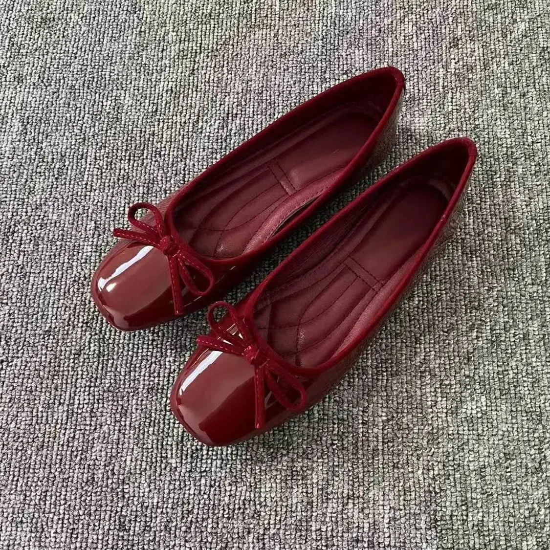 Women's Bow-Accented Black & Red Flat Shoes - Elegant, Comfortable, Versatile for All-Day Walking with Quilted Lining & Square-Toe Design