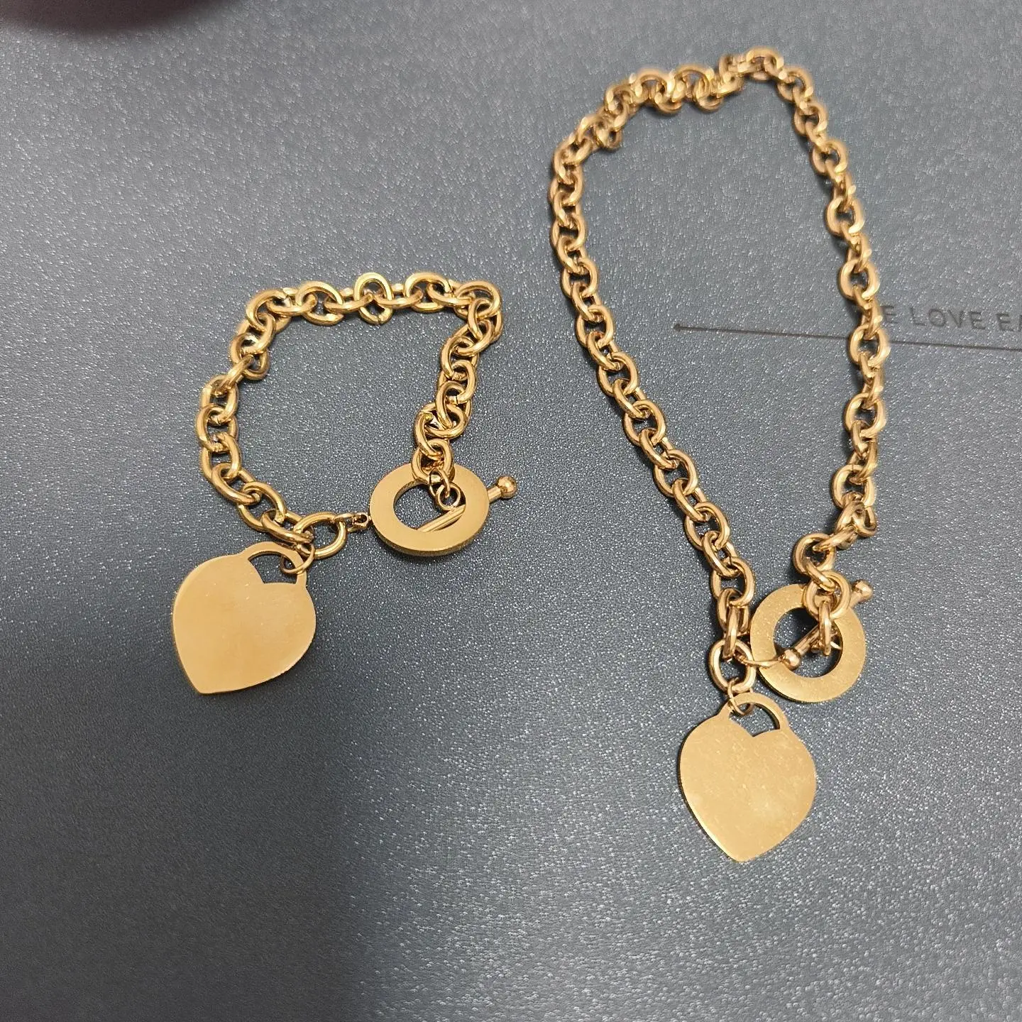 Women's Rose Gold-Silver Elegant Interlocking Heart Shaped Bracelet - Timeless Love Costume Jewelry for Fashion Accessory Enthusiasts, Heart Pendant Bracelet, Gifts For Girlfriend, Classic
