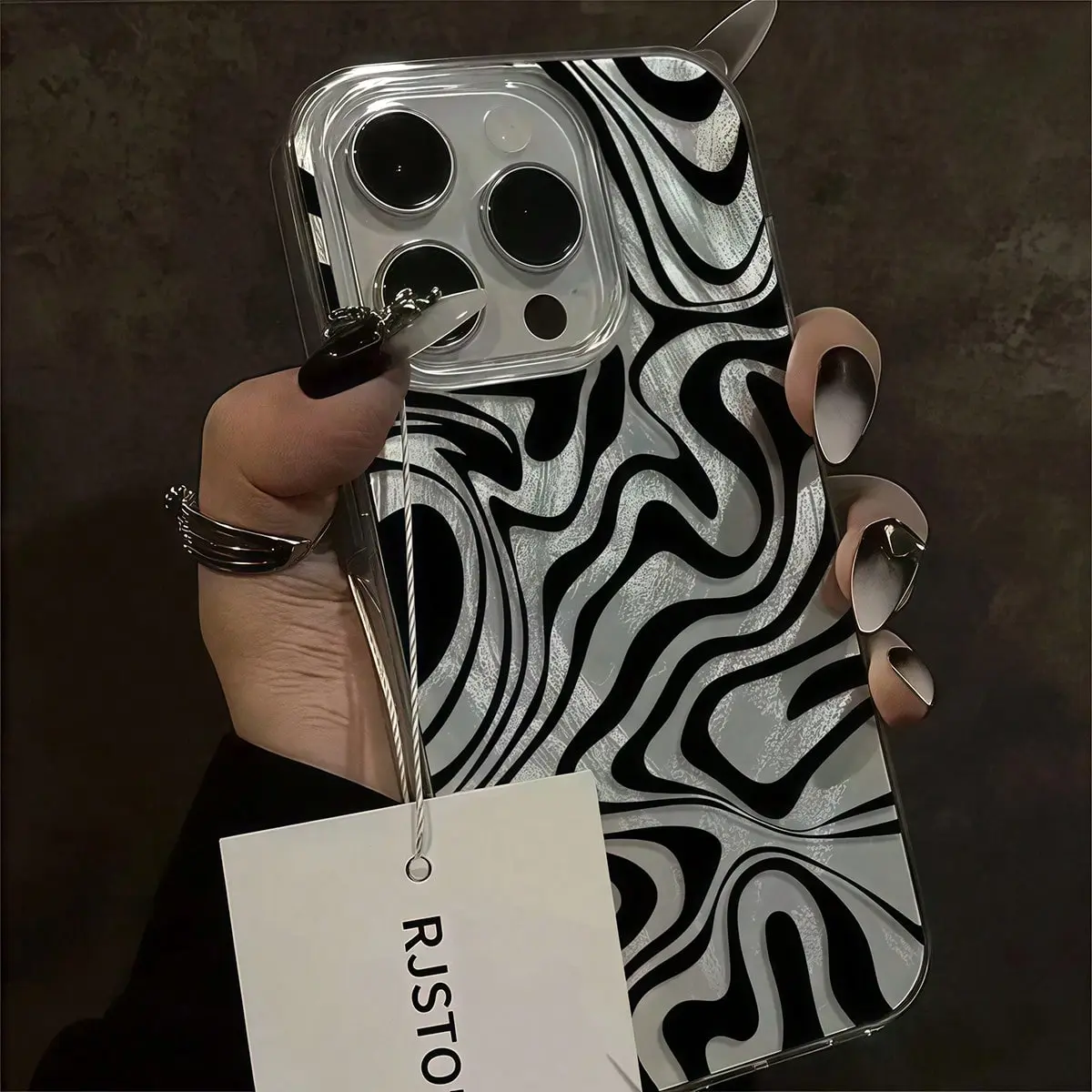 Wavy ripples, 1 feather pattern IMD lens protector, anti-drop, black ripple design phone case, personalized compatibility with iPhone 17/16/15/14/13/12/11/x/xs/xsmax, waterproof, shockproof, scratch-resistant, a gift for friends and family., Cover, Access