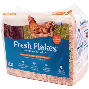 Manna Pro Fresh Flakes |   Chicken Coop Bedding |   Pine Shavings for Chicken Bedding |   4 Cubic Feet