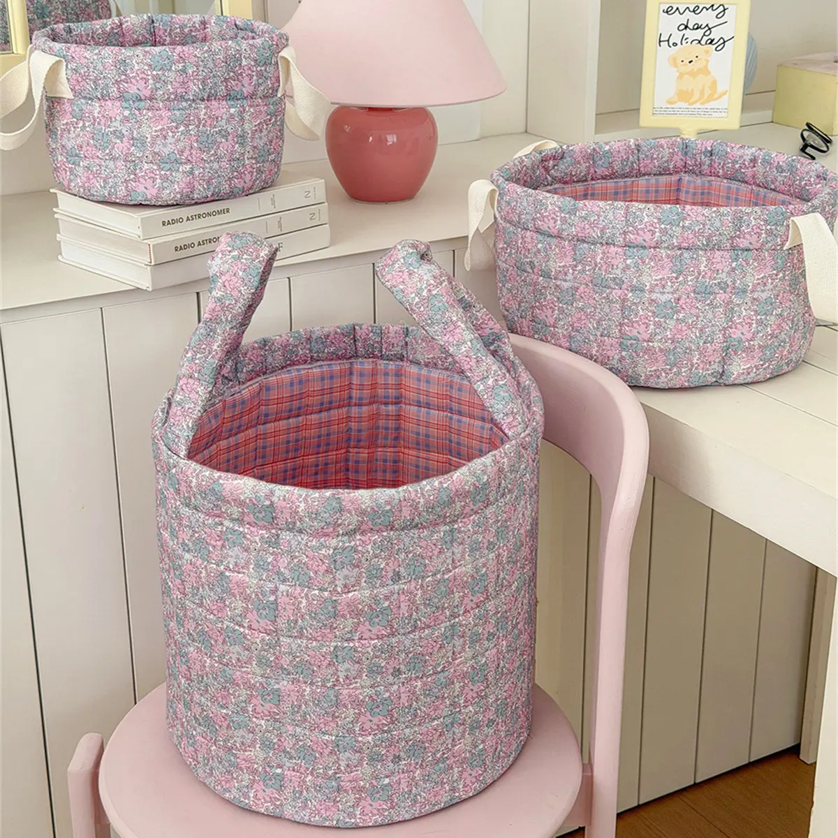 Vintage Ditsy Floral Round Quilted Storage Basket with Handles, Cottagecore Plaid Lining Fabric Organizer Bin for Laundry, Makeup Storage