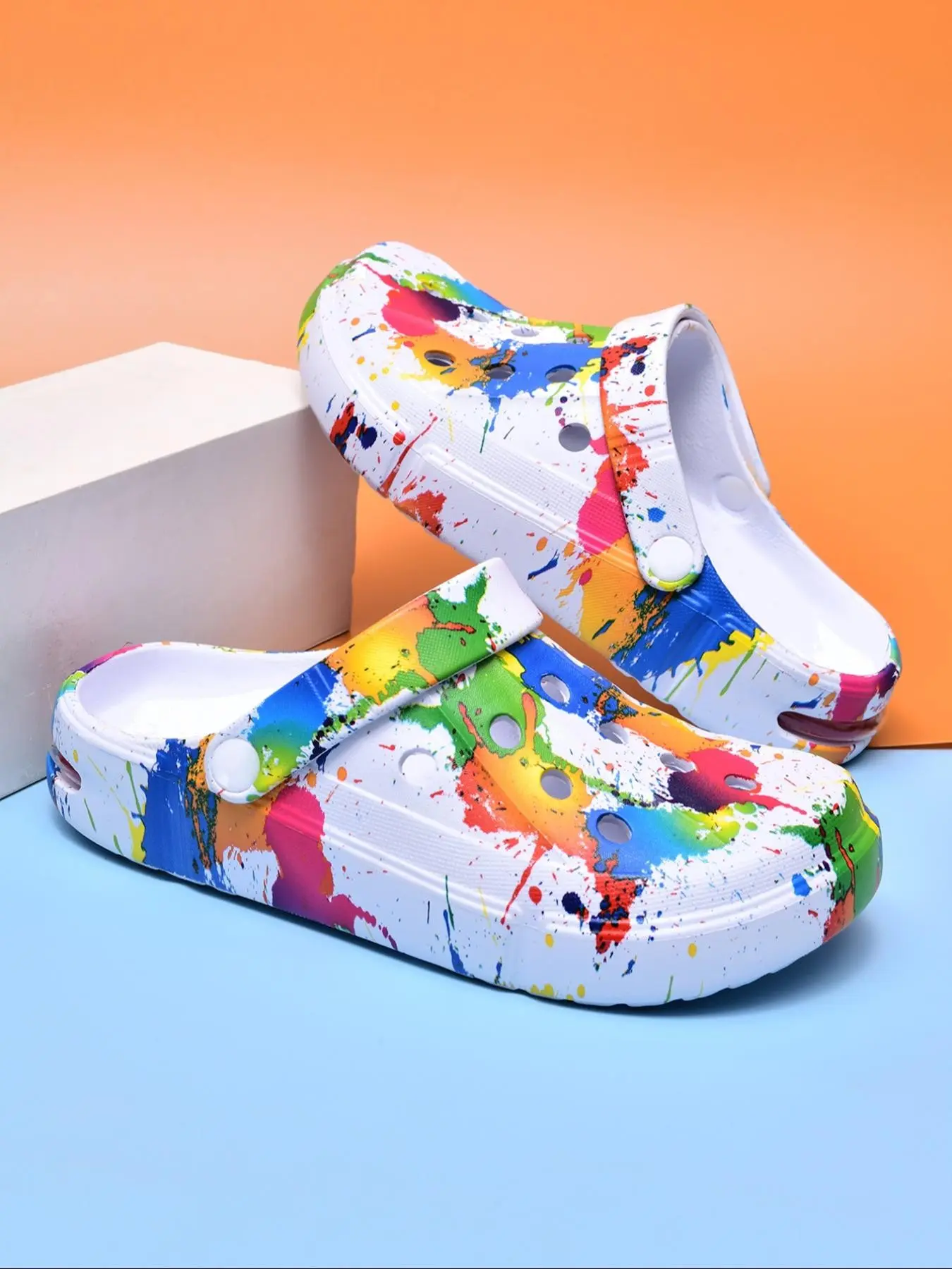 Unisex Rainbow Color Tie Dye Design Clogs, Summer Clogs, Casual Comfortable Breathable Sports Sandals for Beach, Outdoor Sports Sandals for Women & Men, Unique Sandals