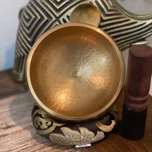 Himalayan Singing Bowls Made in Nepal.