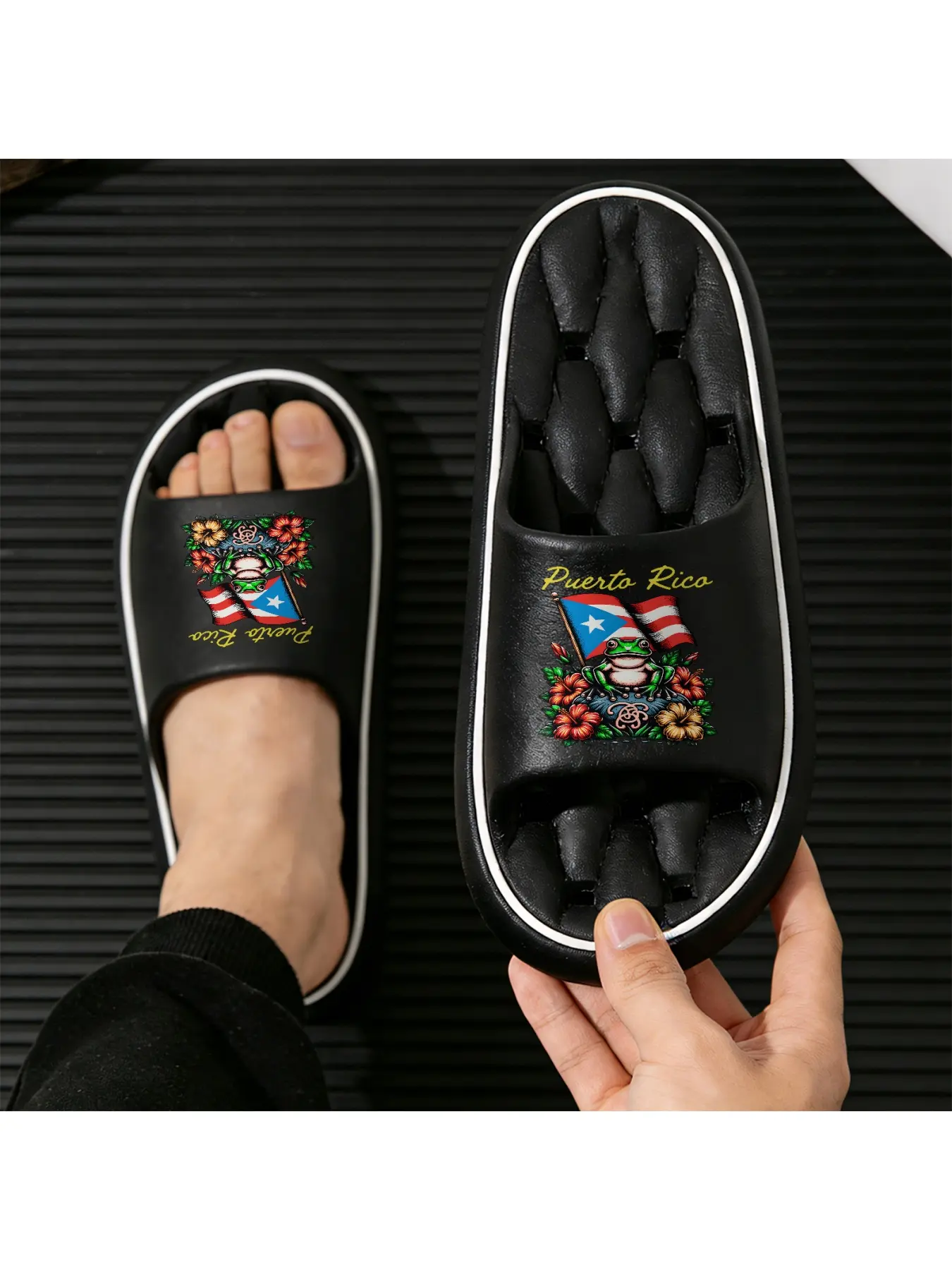 Puerto Rico Themed Flip Flops Coqui Frog & Hibiscus Flower Print Slippers with Puerto Rican Flag Design Casual Beach Slides Lightweight Non Slip Sandals for Men Women, Summer Vacation Holiday Outdoor Toe Open Slippers Floral Slippers