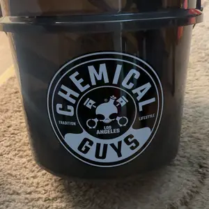 CHEMICAL GUYS Heavy Duty Ultra Clear Detailing Bucket 4.25 Gal – Smoked Obsidian Black, Durable & Transparent Wash Bucket for Car Cleaning & Detailing