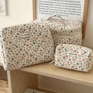 Jolly House Quilted Makeup Bag - Floral Pattern, Soft Material, Perfect for Travel Or Daily Use