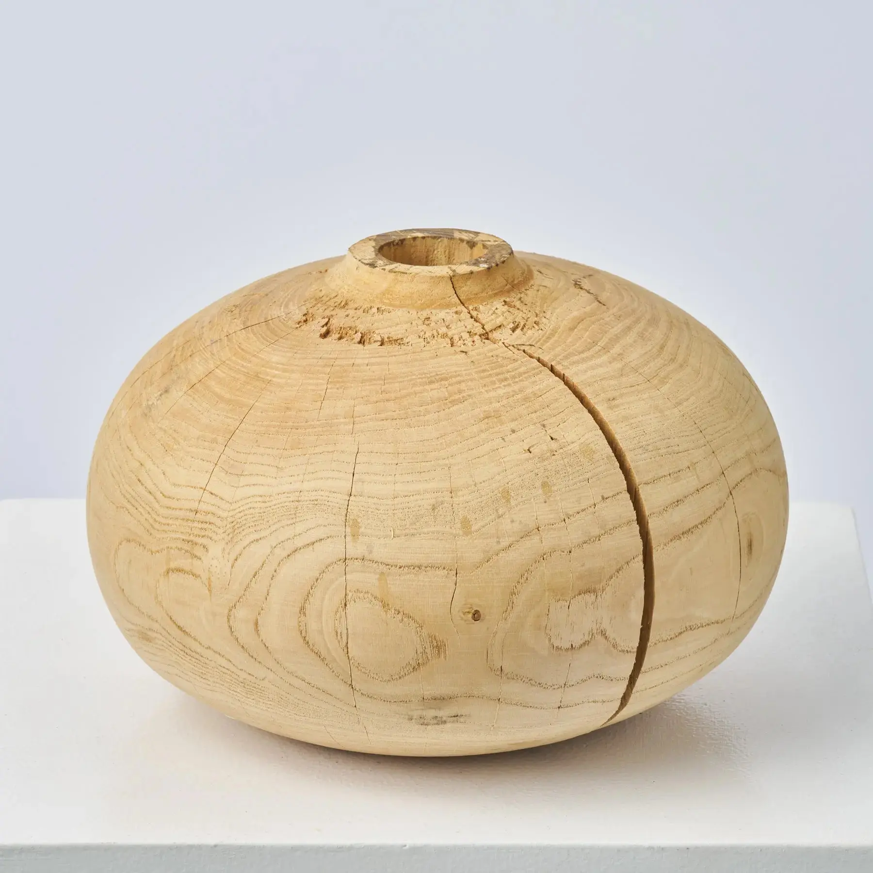 Rustic Traditional Woody Nat Smooth Wooden Round Squat Turned Artisan Flower Vase, Home Decor Accent for Living Room, Dining Table Centerpiece