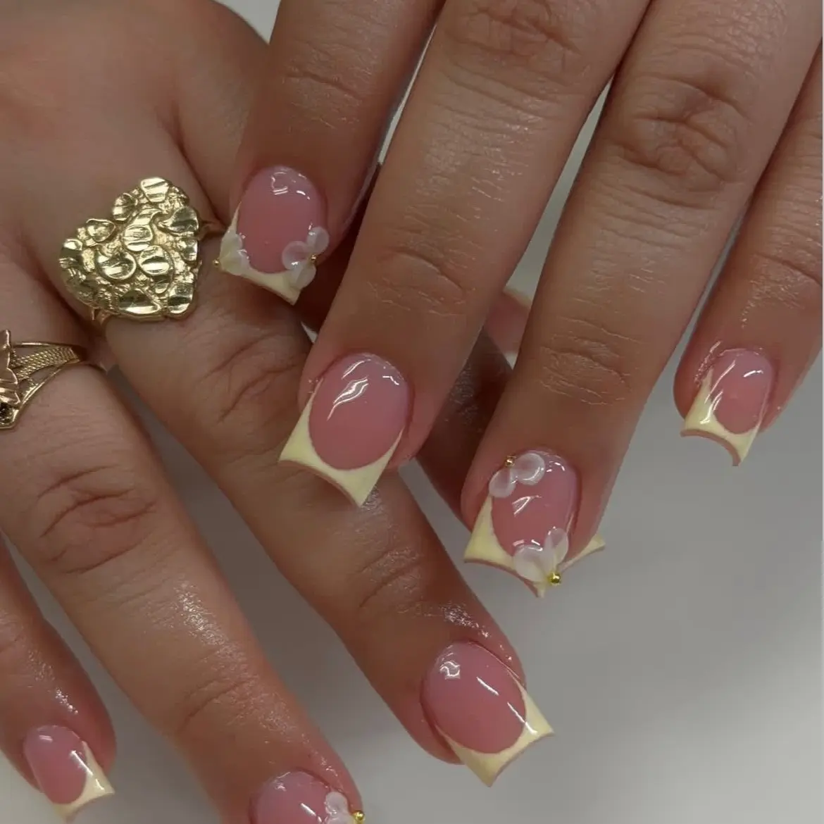 10-Piece Short Square Shaped Handmade Soft Acrylic Press On Nails, Sweet Pink-Yellow French Style With 3D Flower And Gold Bead Decor, Nude Pink Full Cover False Nails, Acrylic Fake Nails For Daily Wear, Party, Dating, Women And Girls Manicure