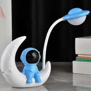 Small Decorative Room Spaceman Practical Astronaut Desktop Klids Delicate Table Light: White Design Working Ornament Xmas Writing Nursery Birthday Lantern Lamp