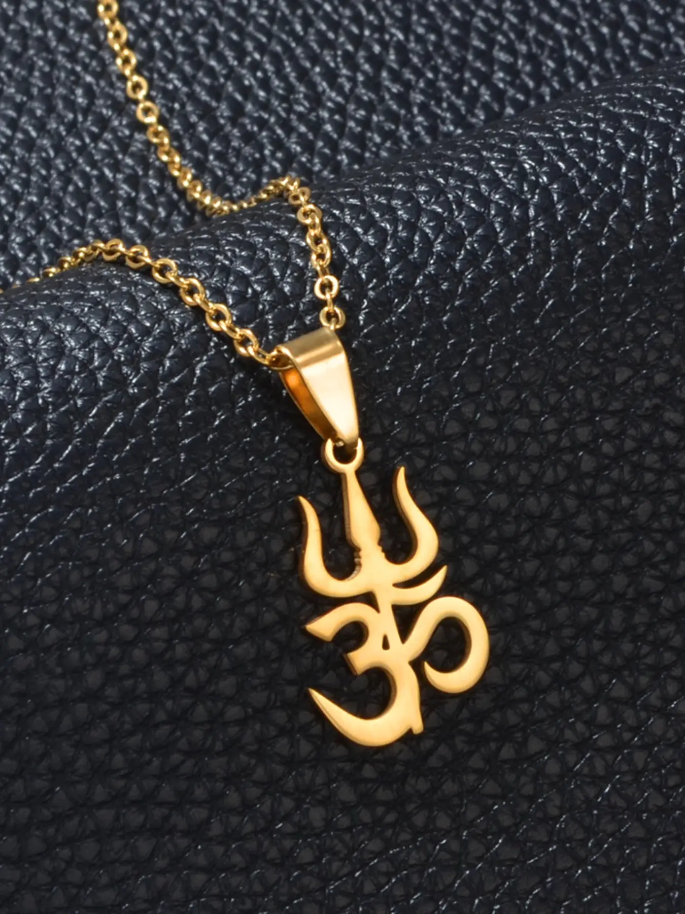 1Pc Tamil Aum Om Hinduism Indian Symbol Hindu Pendant Necklaces for Women Girls Stainless Steel Religious Symbol Jewelry India Religion Jewelry Gift, Trendy Charms Necklace Faith Necklace