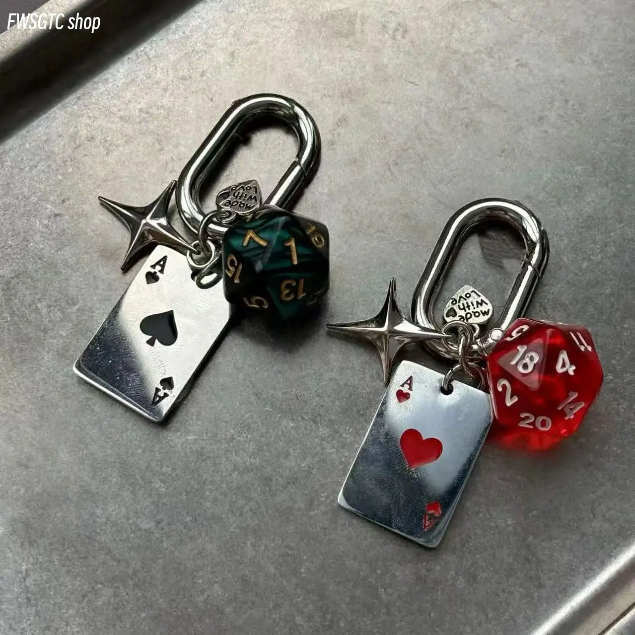 2026 New Arrival Unisex 3D Diecast Keychain Set, Dice & Poker Card Themed Charms with Linked Chain, Stylish Accessory for Car Keys & Backpack Decor, Ideal Gift for Men