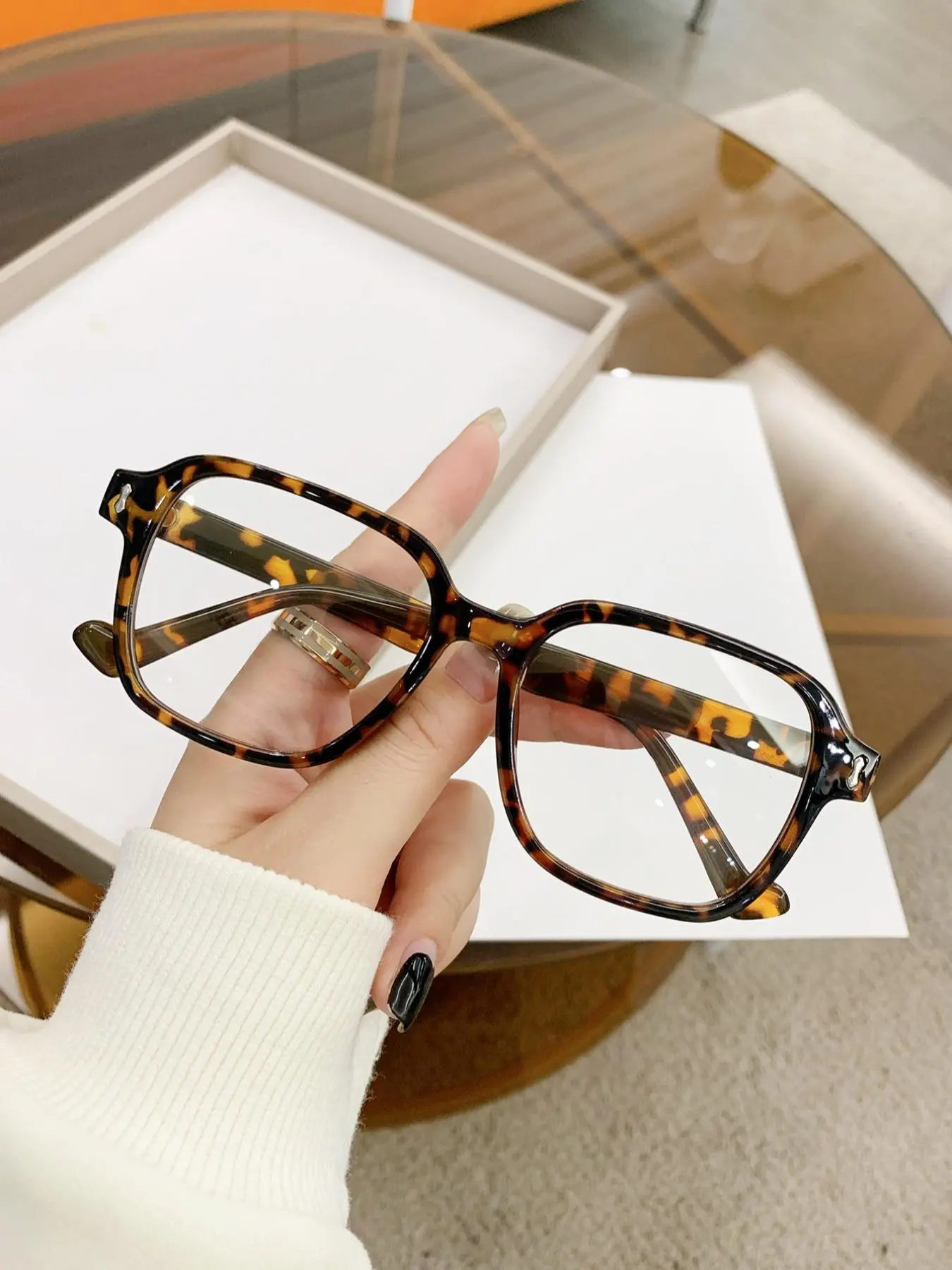Tortoiseshell Pattern Anti-blue Light Eyeglasses for Women & Men, Fashion Eyeglasses for Work and Daily Use, Fashionable Frames Glasses, Stylish Eyeglass, Fashion Eyewear