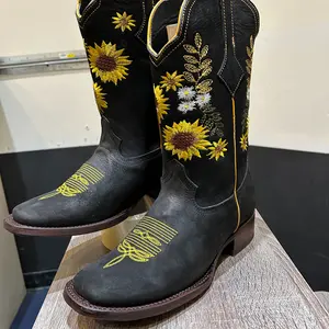 Women's black sunflower rodeo boots