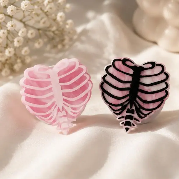 Aesthetic Heart Ribcage Phone Grip | Gothic Skeleton Chest Phone Stand | Trendy Edgy Accessory for Smartphones & Unique Gift for Her