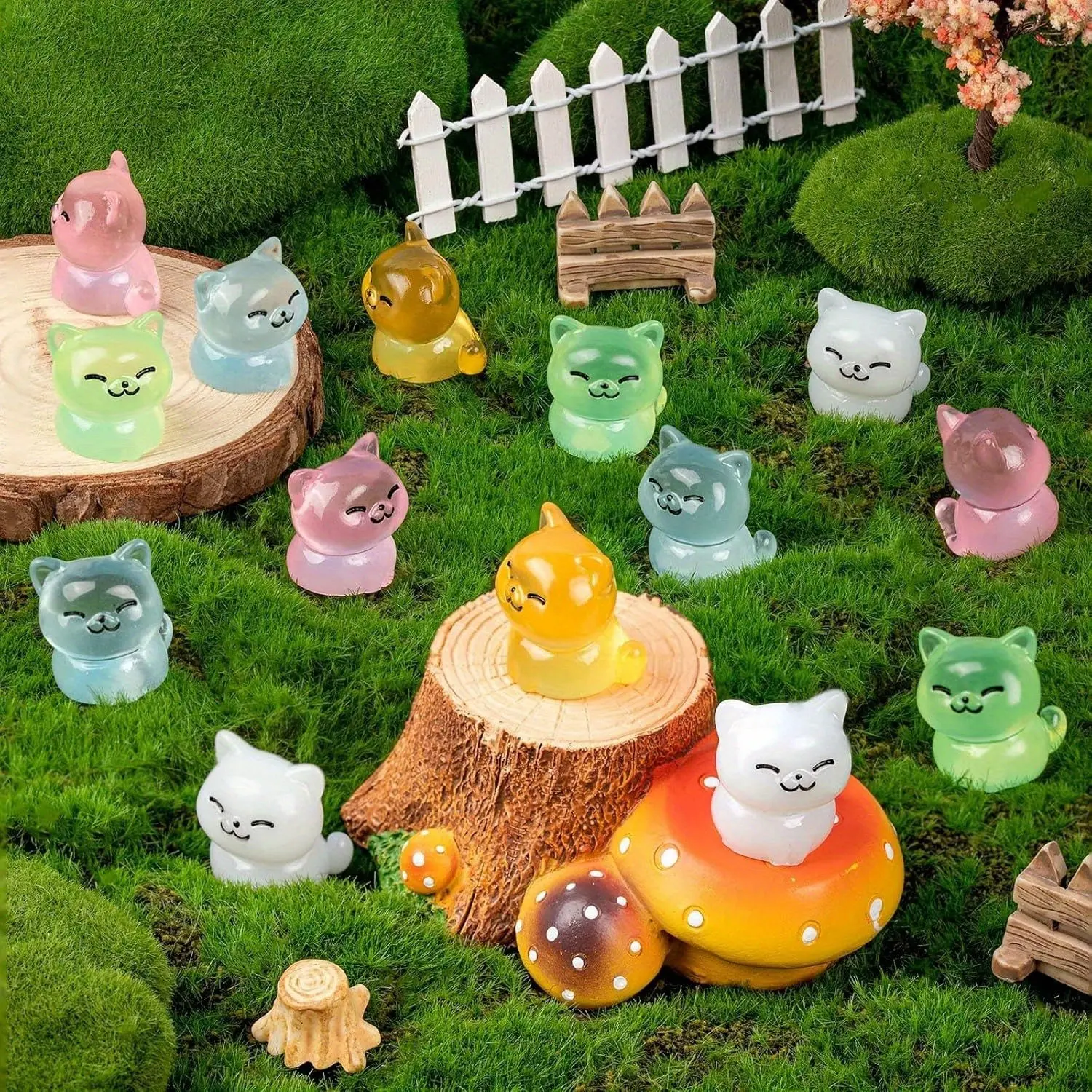 5/10/20Pcs Mini Resin Cat Miniature Cat Decorative Ornament Charms, Glow in The Dark Tiny Cat Figurines Resin Small Animals for DIY Craft Garden Landscape Potted Plant Aquarium Decoration, Garden Sculptures Statues, Garden Gnome Statue, Garden Accessories