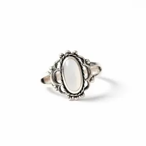 Sterling Silver Vintage Mother of Pearl Ring