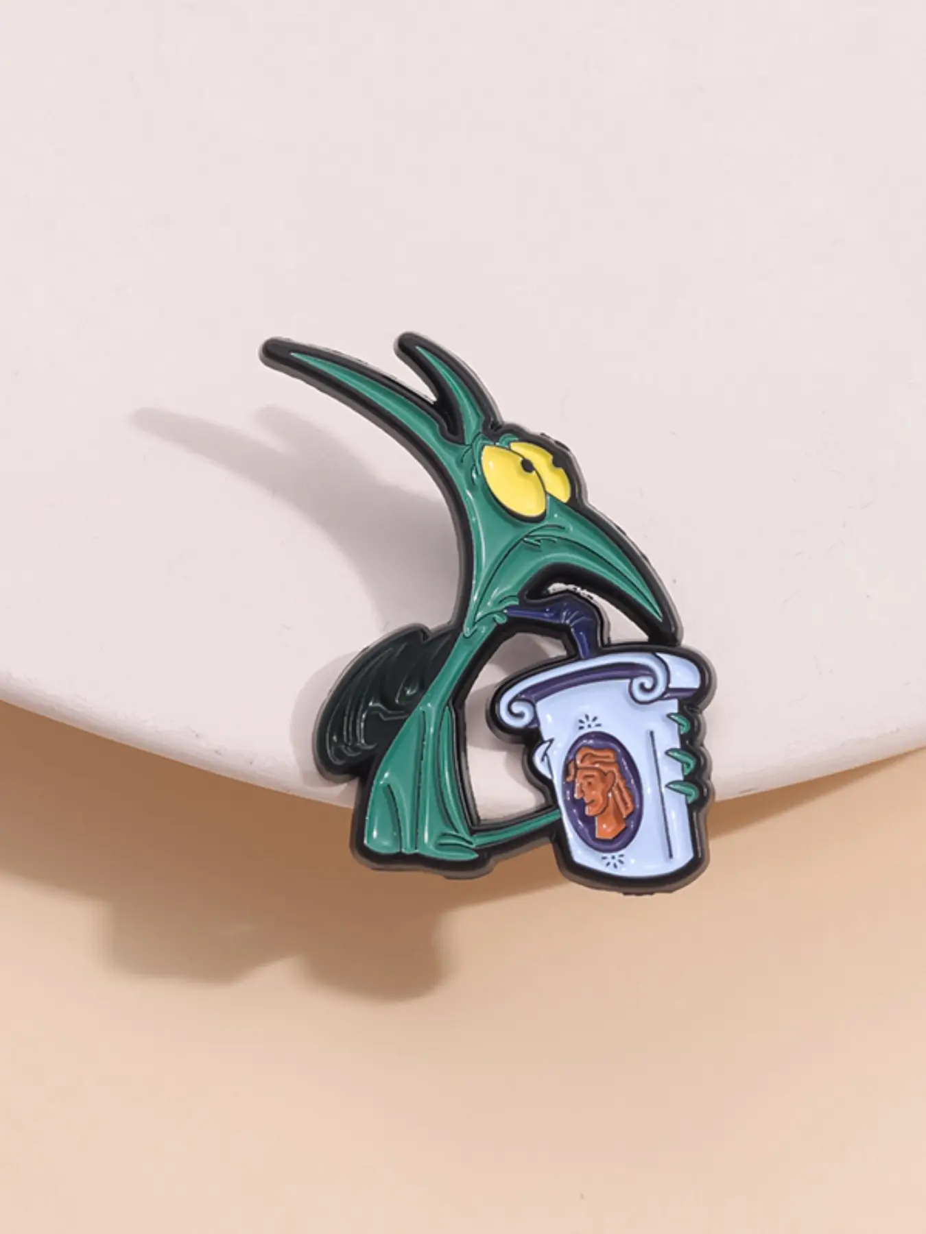 Retro Vintage Cartoon Villain Character Lapel Brooch Clip, Brooch Pins, Zinc Alloy Enamel Material, Funny Cartoon Sidekick Badge for Unisex Style, Perfect for Cosplay and Everyday Accessories