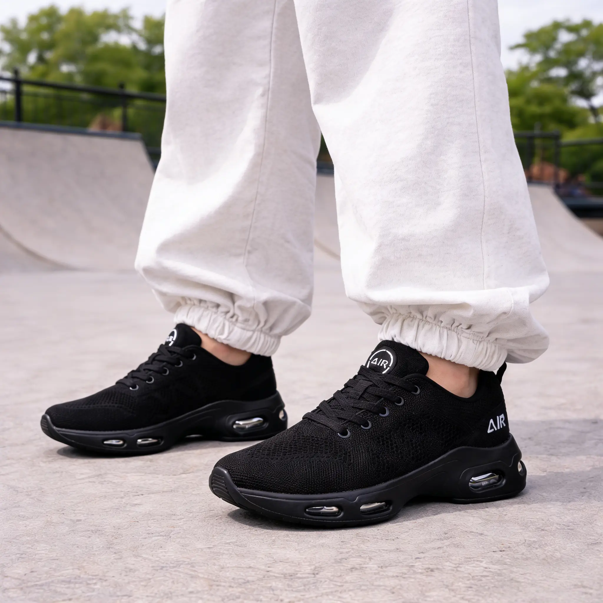 Trending women’s walking shoes for 2026 purchase, four-season lightweight and comfortable sneakers, viral black work shoes with soft non-slip soles, outdoor wear-resistant running shoes, girls’ walking footwear, black athletic sneakers for women