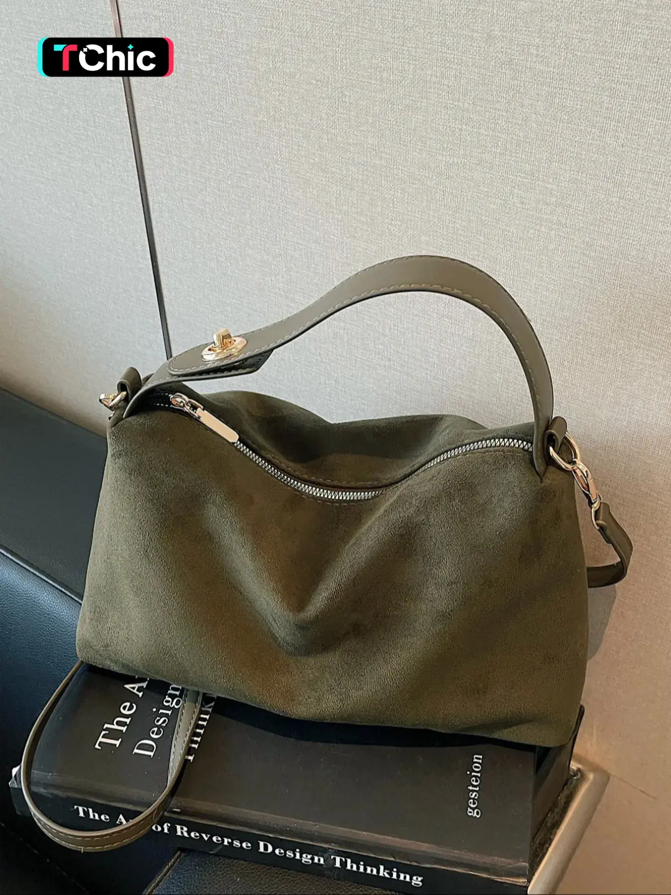 Women's Fall Winter New Suede Pillow Bag, Fashion Crossbody Purse, Fashion Minimal Boston Shoulder Crossbody Bag, Elegant Trendy Commuting Bag, Suitable for Office, Commute, Shopping, Travel, Gym, Fashion Bags