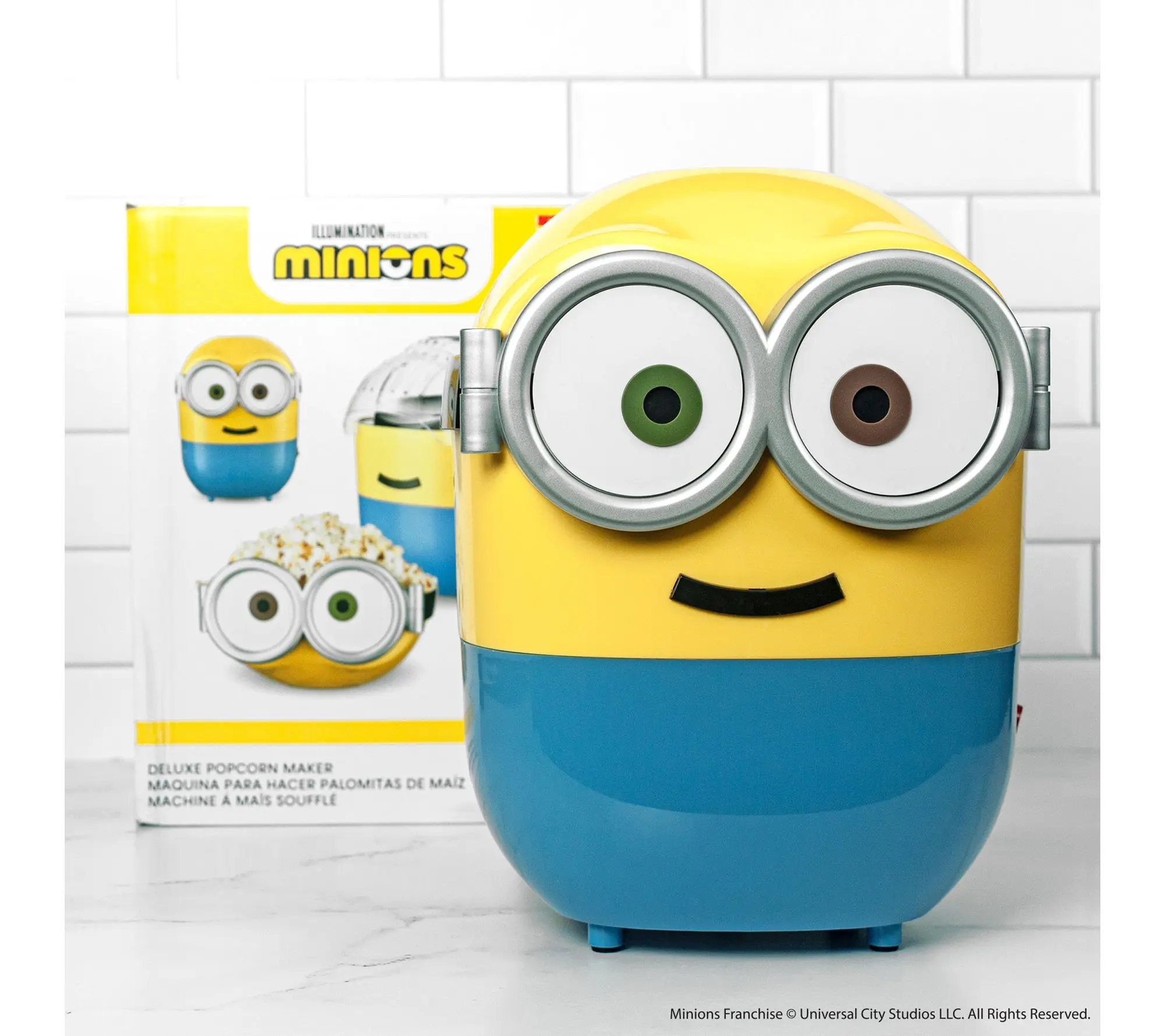 Uncanny Brands Minions Deluxe Popcorn Maker