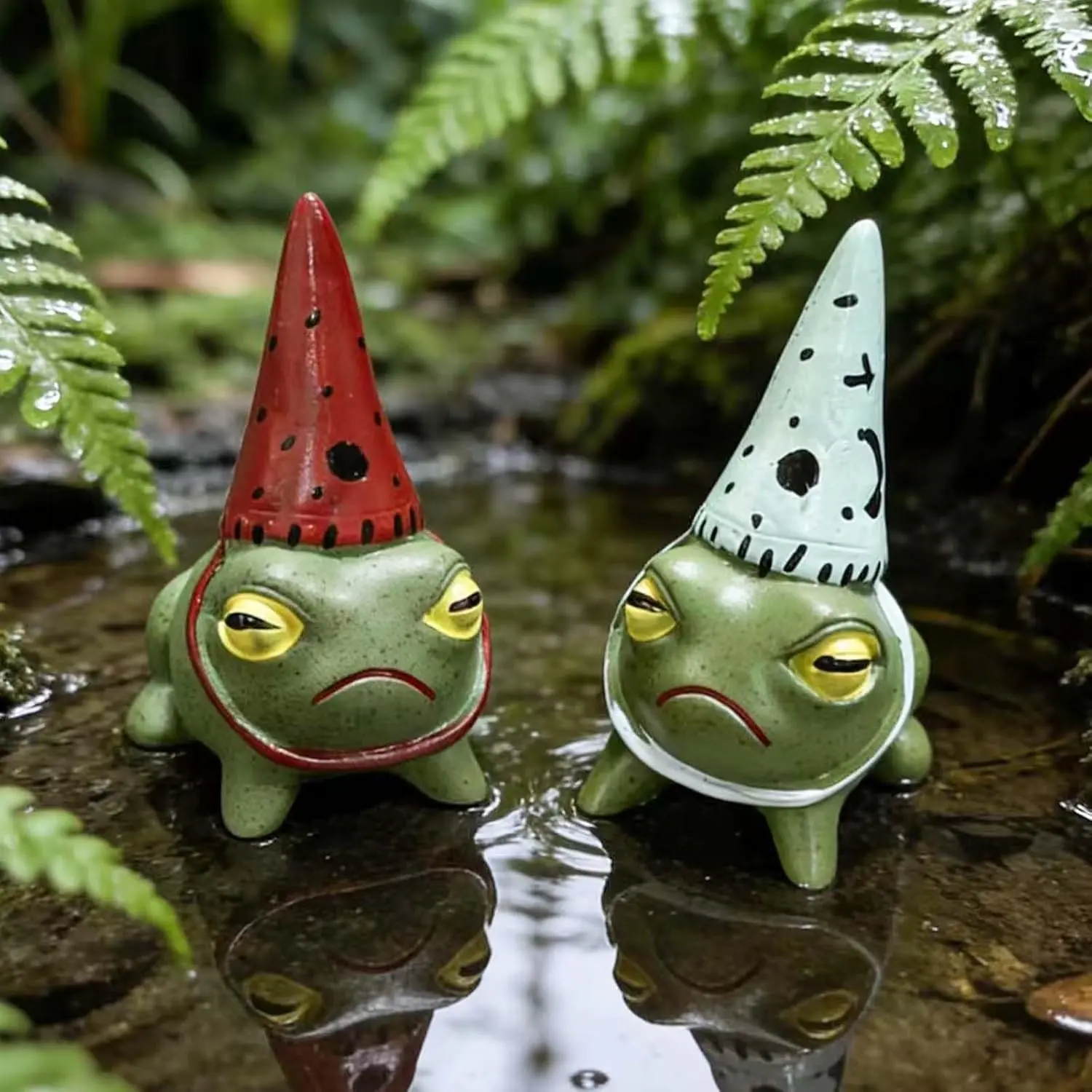 Cute Frog Garden Statue with Hat, Mini Resin Fairy Garden Figurine, Whimsical Outdoor & Indoor Garden Decor, Rustic Style Frog Ornament