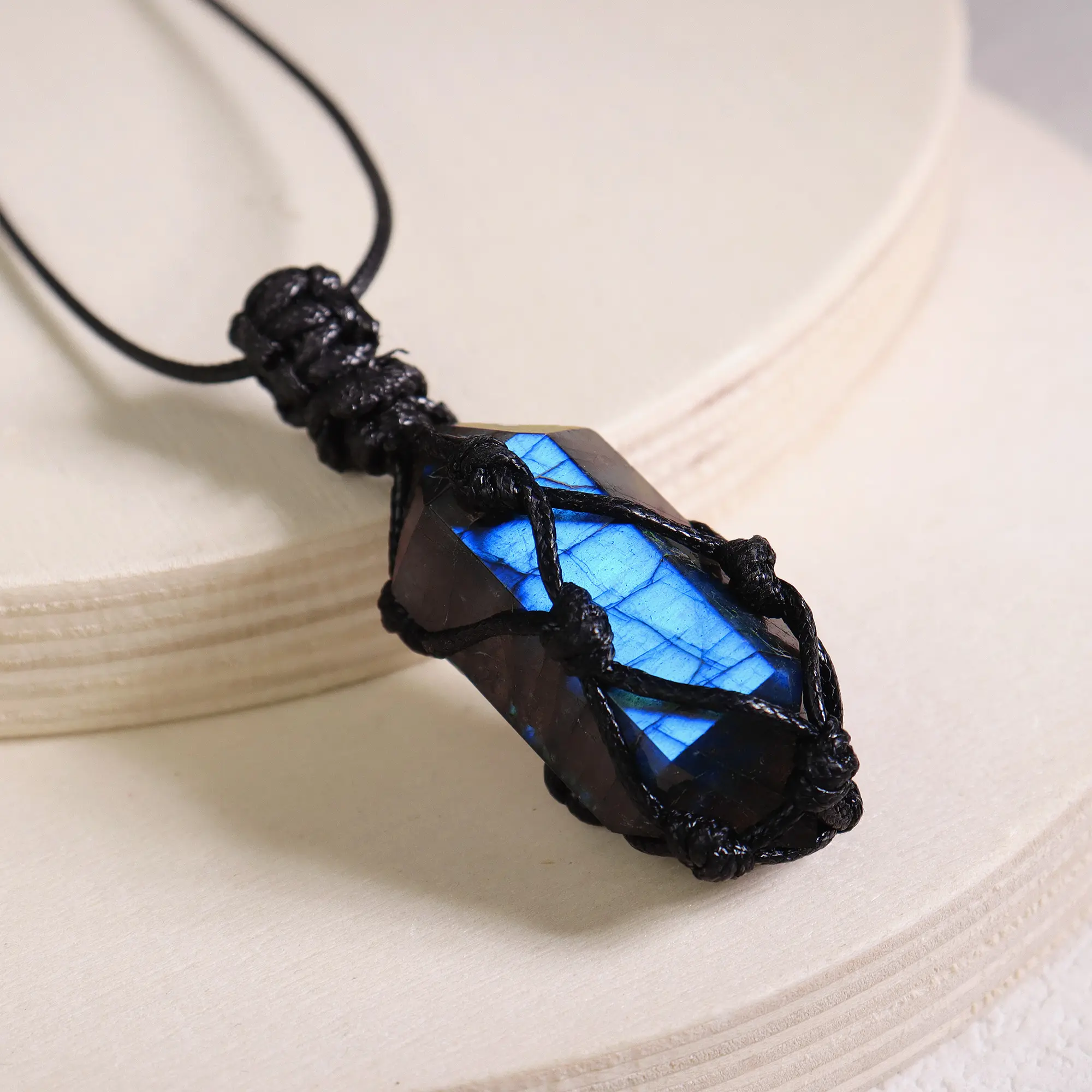 Natural Crystal Blue Labradorite Gemstone Healing Lucky Women Men Necklace Gift