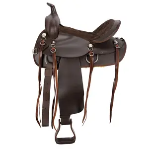 Schneiders Lightweight Synthetic Deluxe Round Skirt Trail Saddle Schneiders Lightweight Synthetic Deluxe Round Skirt Trail Saddle