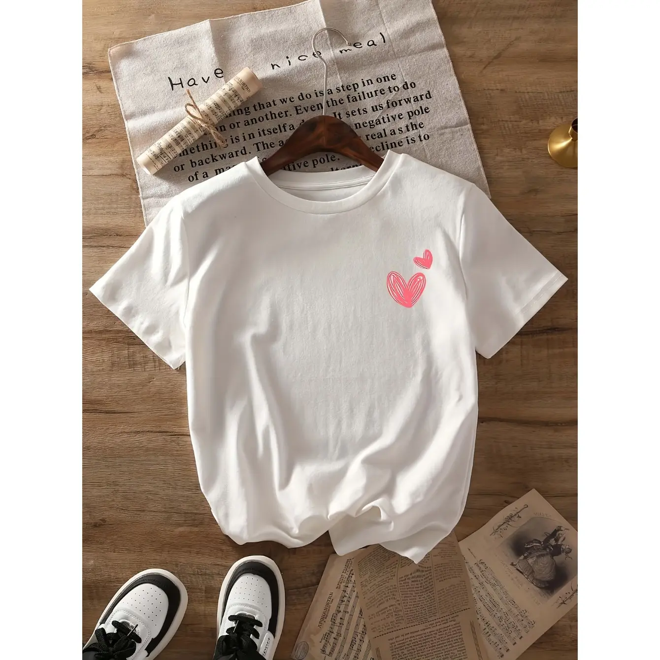 Women's Pink Heart Print Short-Sleeve Crew Neck Fitted T-Shirt - Soft Breathable Women's Clothes, Durable Customized Print, Machine Washable Casual Indoor Garment, Everyday Wear