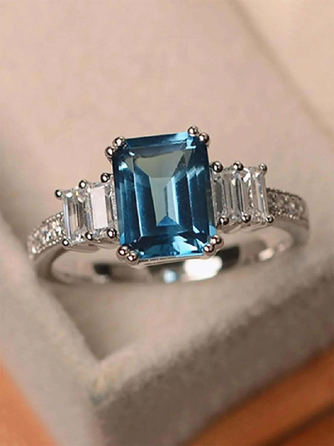 Elegant Artificial Crystal Decorated Ring, Fashion Party & Wedding Jewelry Gift for Women, Solitaire Rings for Promise Commitment Rings, Princess Rings, Sparkling Rings, Beautiful Rings, Proposal Ring