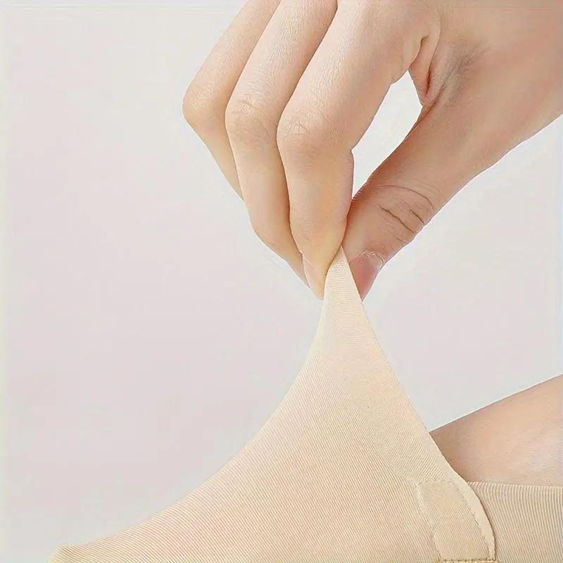 10 Pairs of Women's Invisible Socks – Comfortable, Breathable Cotton & Polyester Short Socks with Sponge Bottom, Ice Silk Cooling, Ultra-Thin for Summer, Seamless, Silk-Like Finish Womenswear