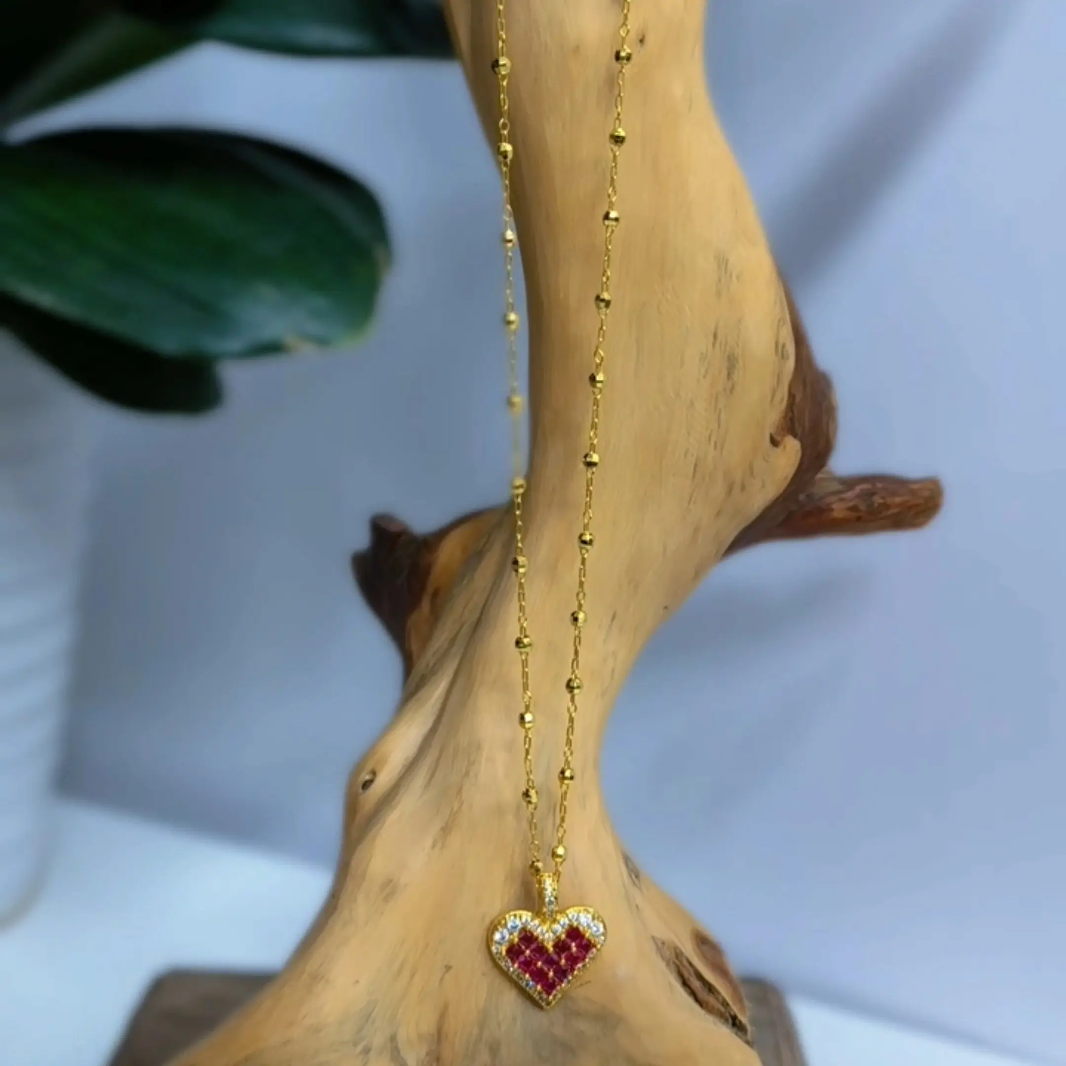 Aurora(17564)gc.Lovely ruby heart pendant necklace, romantic golden daily jewelry.