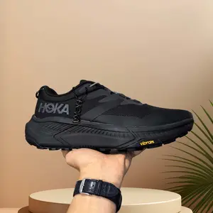 Comfortable and versatile wide-fit Non-slip and durable Low-top hiking shoes Black