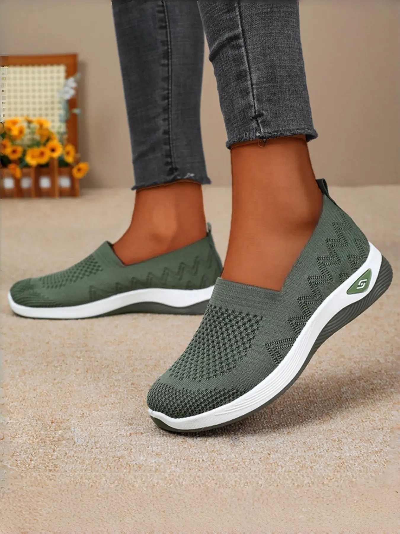 Spring Summer New Mesh Mom Shoes, Soft Sole Anti-Slip Casual Slip On Slip-On Walking Shoes, Comfortable Lightweight Breathable Non- Stuffy Net Shoes for Women, Slip On Style