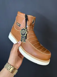 Zapato De Trabajo Roofing Boots - Leather Footwear with Rubber Soles, Comfortable Design, Ideal for Walking, Weight 100g