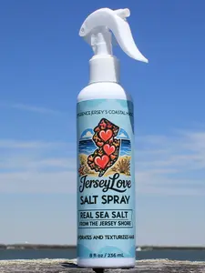 Real Salt Spray Hydrates & Texturizes Hair
