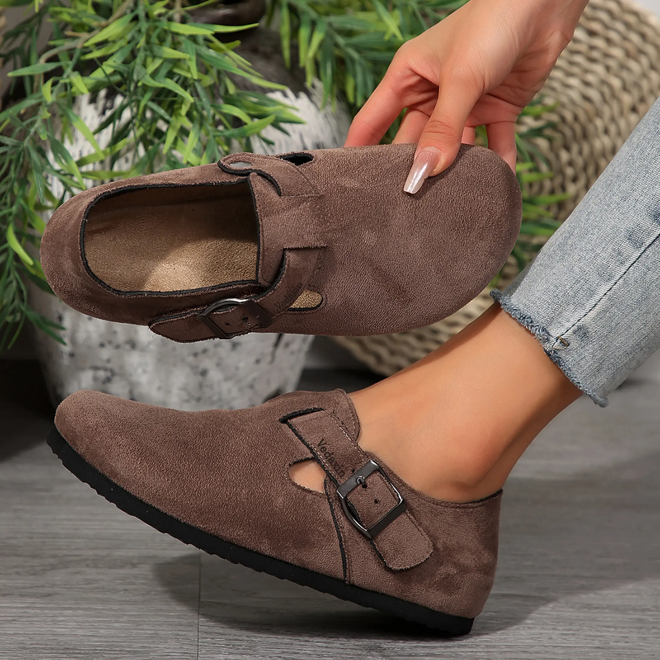 Trendy Suede Buckle Clogs for Women Slip-On Indoor Outdoor Shoes with Classic Design for Versatile Outfits