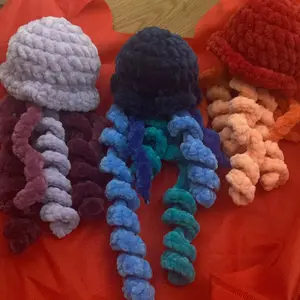 crochet jellyfish keychain