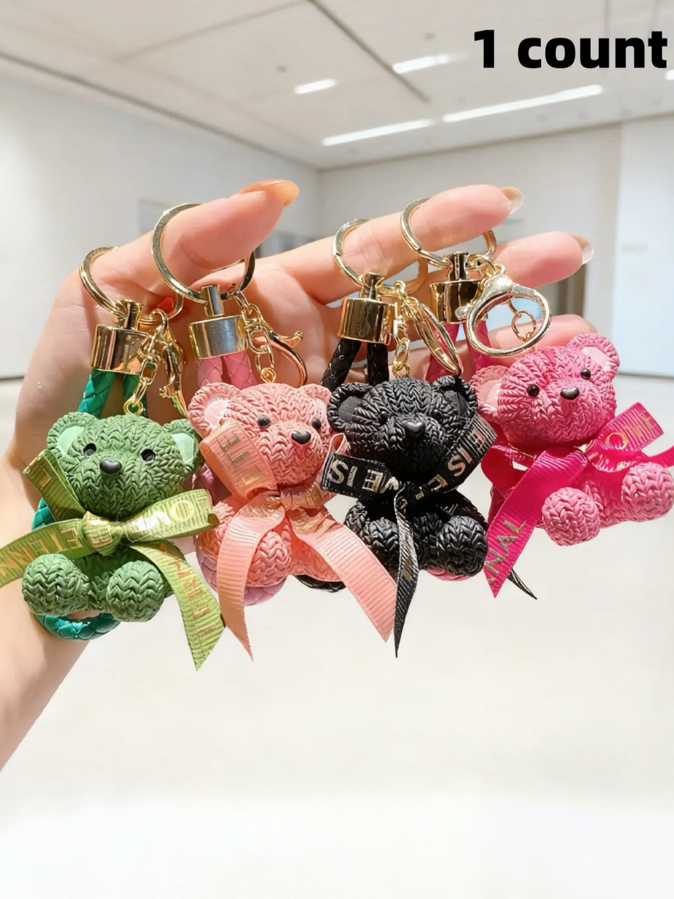 Mother's Day Gift Knitted Bear Keychain with Metal Buckle, Macaron Color, Personalized Hanging Decoration, Car Key Chain, Phone Strap, Teddy Keys, Cute Keychain