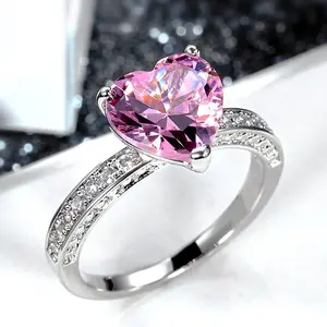 Diamond Ring With A Heart-Shaped, Closed Circular Design, Light Luxury And Versatile, Suitable For Weddings And Proposals