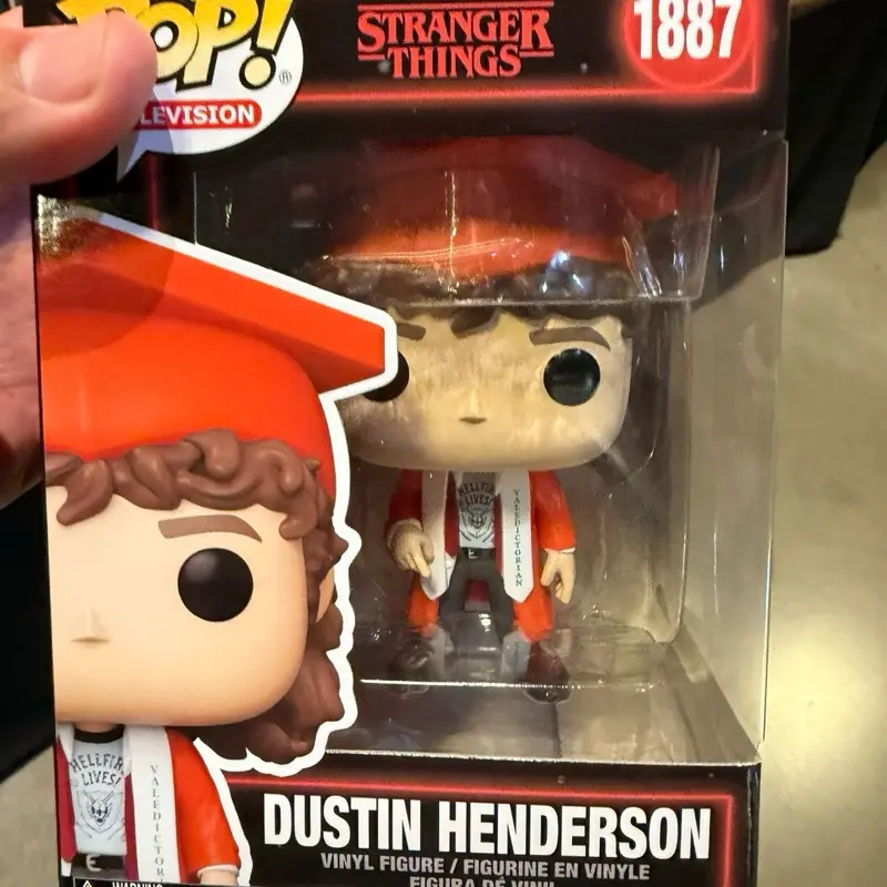 Funko Pop! Stranger Things Dustin Henderson #1887 Graduating PVC Vinyl Figurine - Authentic Collectible Bobblehead Statue, New TV/Movie Character Display Decor (Collectibles Category), Vinyl Figure