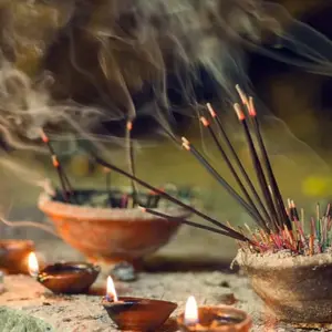 Handcrafted Fresh Dipped Incense Stick Bundles of 100 for Aromatic Relaxation and Spiritual Wellness