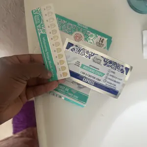 GuruNanda Whitening Strips, 7-day treatment (7 Packets - 2 Strips per pack) - Non-Slip, Dry Strip Technology